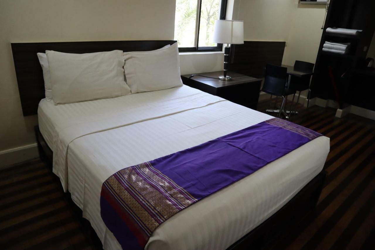 Domicilio Lorenzo Davao City Esterno foto