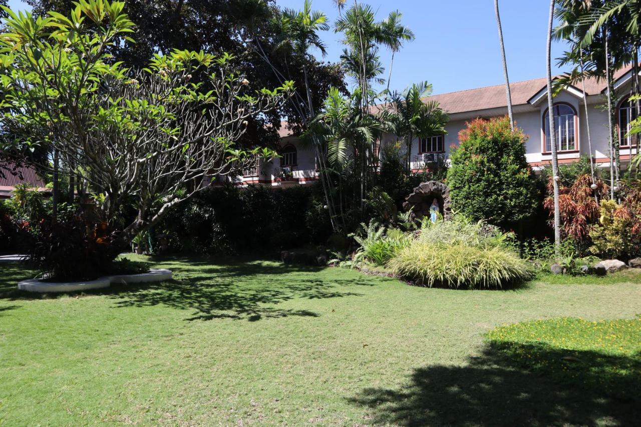 Domicilio Lorenzo Davao City Esterno foto