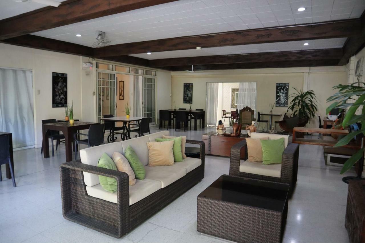 Domicilio Lorenzo Davao City Esterno foto